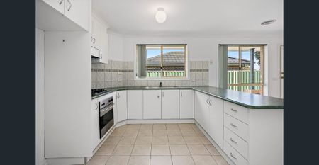 Comfortable & Convenient Living in the Heart of Seabrook - Photo 2