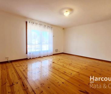 Stylish Single Level Living! - Photo 3