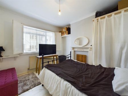 Ewart Street, Brighton - Photo 2