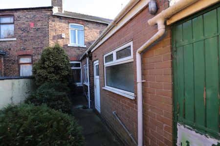 2 bedroom terraced house to rent - Photo 4