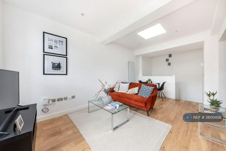 3 bedroom flat to rent - Photo 4