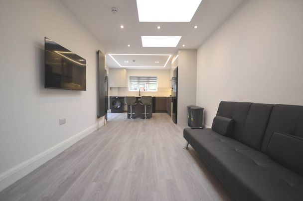 Price £5,425 pcm - Available 01/07/2026 - Furnished - Photo 1