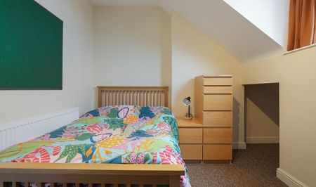 Gorgeous 4 bedroom property - Photo 2