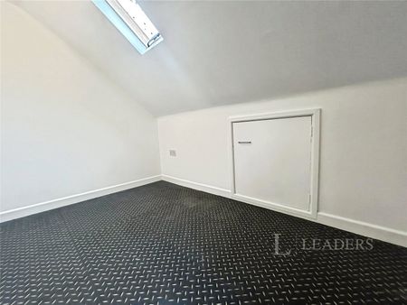 3 bedroom house to rent The Knares, Basildon, Essex, SS16 - Photo 3