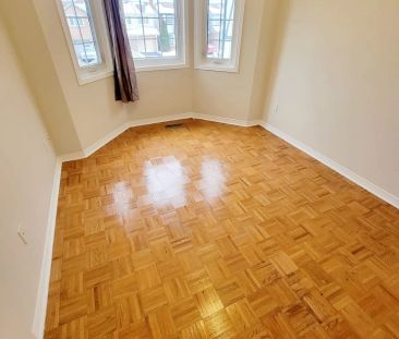 15 Chipmunk Crescent #Upper Portion - Photo 3