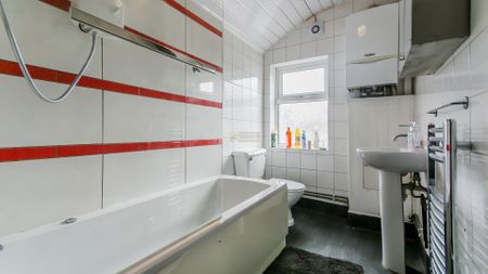 2a Dawlish Road - Photo 3