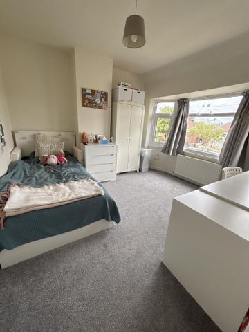 3 bedroom semi-detached house to rent - Photo 3