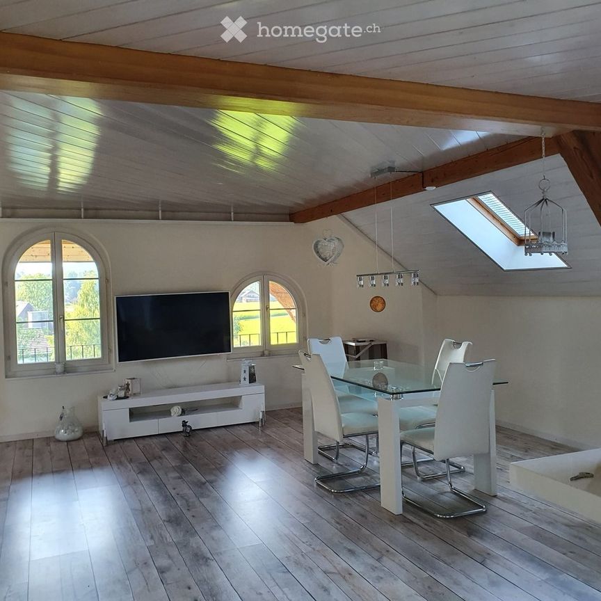 Charmante und wunderschöne Dachwohnung - Photo 1