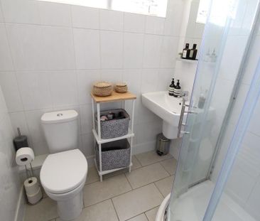 2 bedroom semi-detached bungalow to rent - Photo 1