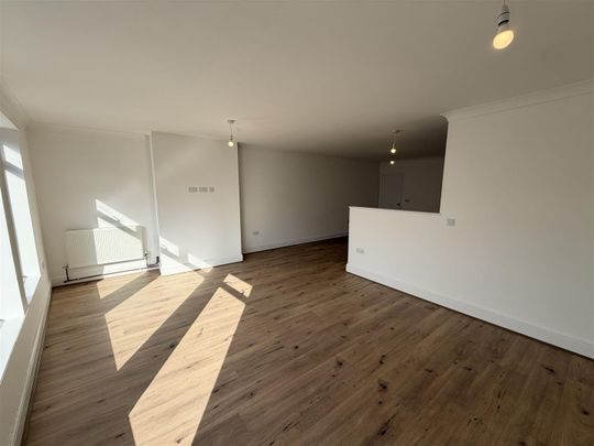 Pensby Road, Heswall - Photo 1