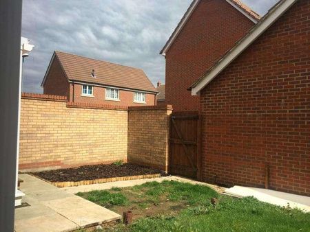 Maskell Drive, Bedford, MK41 - Photo 4