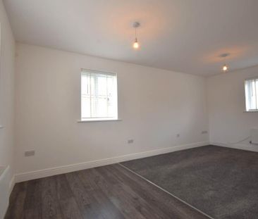 2 bedroom semi-detached house to rent - Photo 5