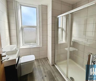 1 bedroom penthouse to rent - Photo 3