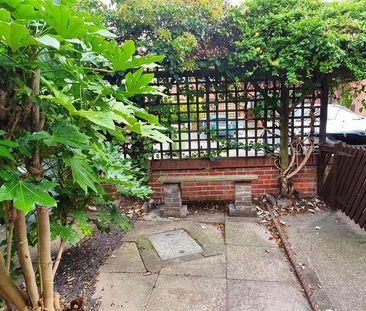 2 bedroom cottage to rent - Photo 1