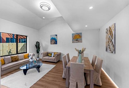 Modern living in Karaka - Photo 3