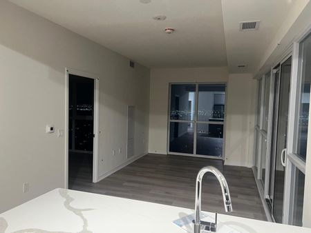 For Lease - 15 Watergarden Drive Unit# 3209, Mississauga, Ontario - Photo 2