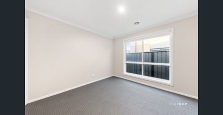 Charming Family Home in Alamanda K-9 College School Zone - Photo 5