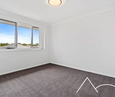 Family home in 'Blue Ribbon Location' - Photo 2