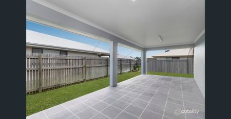 Charming 4-Bedroom Home - Perfect for Family Living in Mount Low - Photo 4