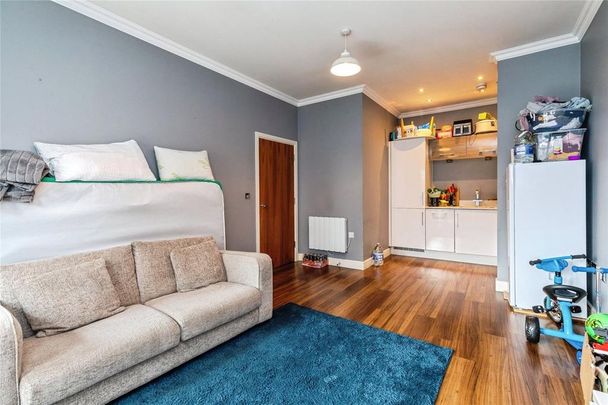 1 bedroom flat to rent - Photo 1