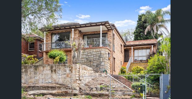 Spacious Family Home - Photo 1