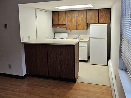 300 Regent St, Unit 211, Kingston, ON - Photo 3