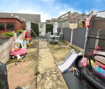 3 bedroom house to rent Victoria Street, Hillstown, Bolsover, Chest... - Photo 1