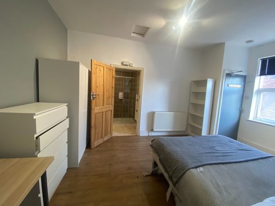 Room in a Shared House, School Road, B28 - Photo 1