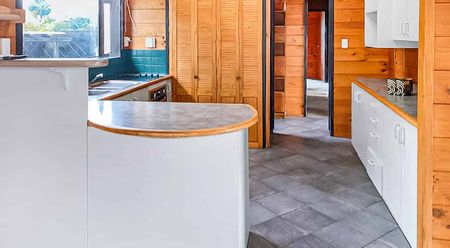 TOKOROA - 3 BEDROOMS - Photo 3