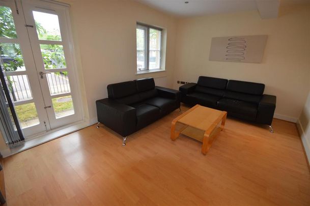 3 bedroom flat to rent - Photo 1