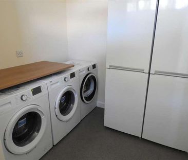 Harcourt Road, Swindon, SN2 - Photo 6