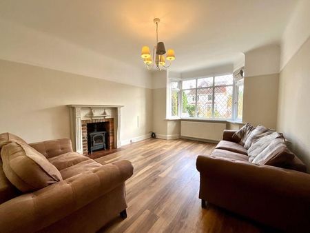 4 bedroom detached house to rent - Photo 4