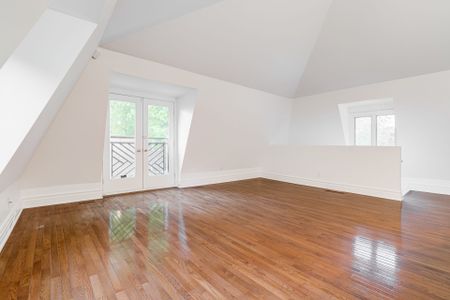 For Lease - 12 A Admiral Road, Toronto, Ontario - Photo 4