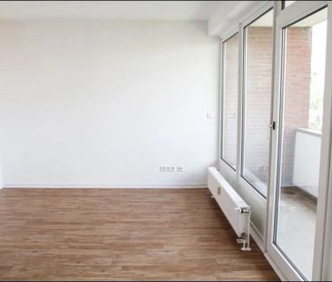 Helle und moderne Singlewohnung mit Balkon - Foto 4