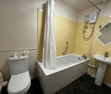 1 bedroom Flat To Let - Photo 4
