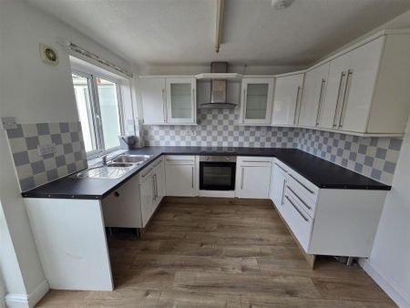 2 bedroom terraced house to rent - Photo 3