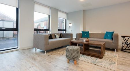 1 bedroom in a flat share to rent - Photo 3