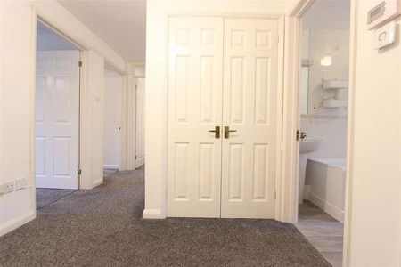 Beveridge Court, Pennington Drive, London, N21 - Photo 5