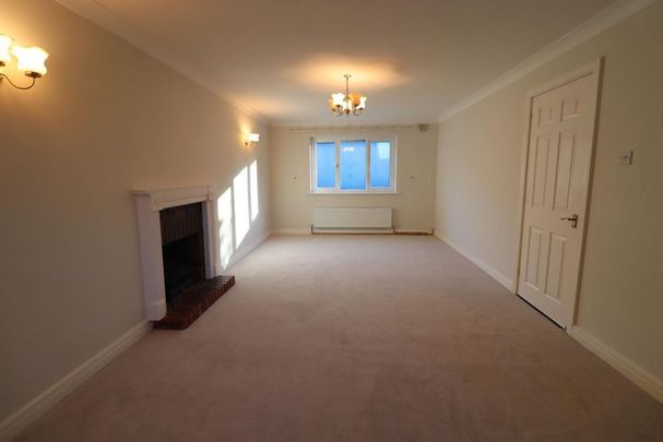 4 bedroom detached house to rent - Photo 1