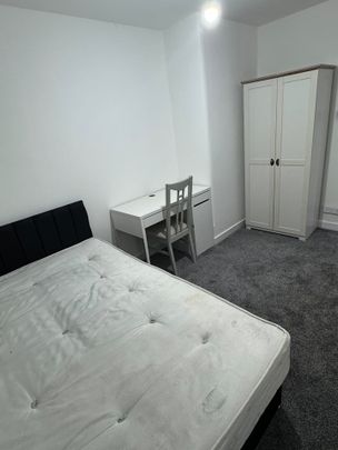 3 Bed Flat, Broomhouse Loan, EH11 - Photo 1