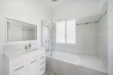 42 Rundle Street, Mount Louisa QLD 4814 - House For Rent | Domain - Photo 2