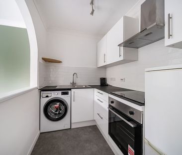 Abinger Way, Guildford, Surrey, GU4 - Photo 2