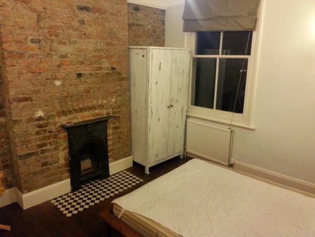 3 Bed Flat, Leander Road, SW2 - Photo 2