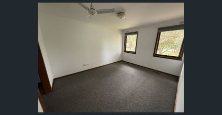 LARGE HOME IN DESIRED LOCATION - Photo 3