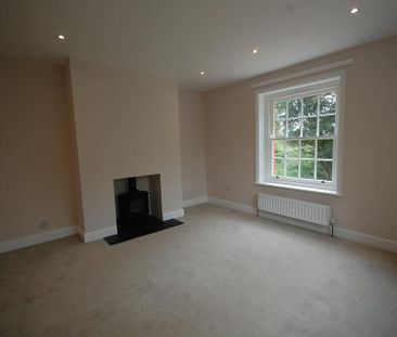 4 bedroom detached house to rent - Photo 2