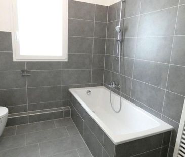 ** Modernisierte 2-Zi-Wohnung mit Balkon in Essen-Holsterhausen suc... - Photo 4