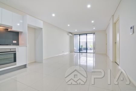 Stunning Two Bedroom Apartment ! Excellent Locations close to two of Sydney’s top schools ! - Photo 4