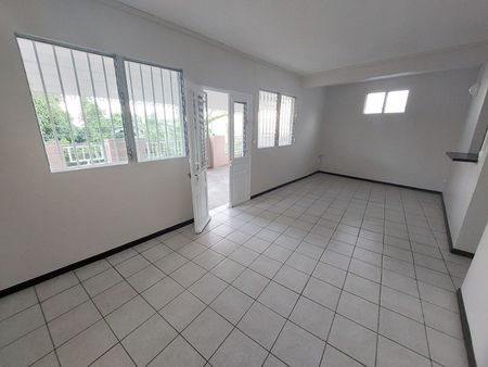 Location appartement 3 pièces, 62.62m², Fort-de-France - Photo 3