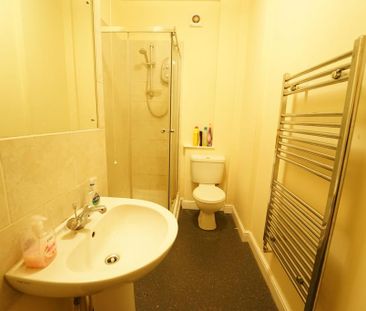 5 bedroom flat to rent - Photo 6