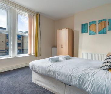 3 bedroom apartment to rent - Photo 4